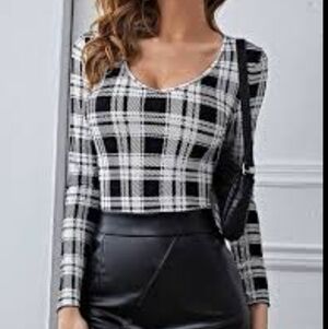 SHEIN Large Print Gingham Vneck Top